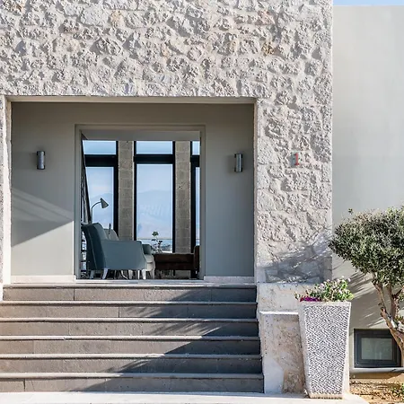 Seacrete Villa *